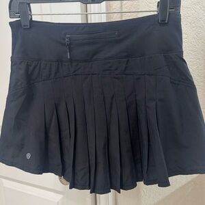 Lululemon black skirt size small